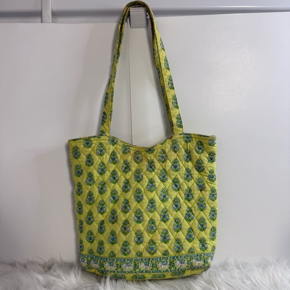 VERA‎ BRADLEY Floral/Elephant Quilted Tote Bag